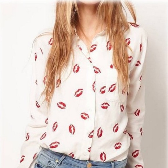 Lipstick Kissed Blouse - Picture 1 of 4