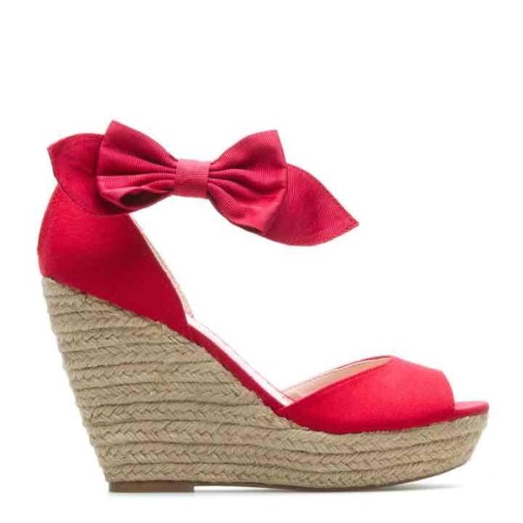Red Bow Wedges NWOT