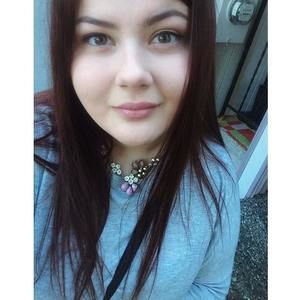 Meet your Posher, Amina