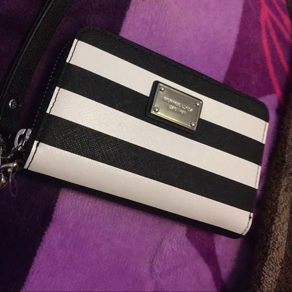 Michael kors Wristlet
