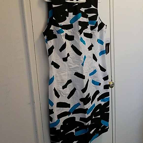 New with tags dress - Picture 2 of 3