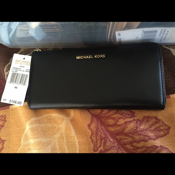Michael kors wallet