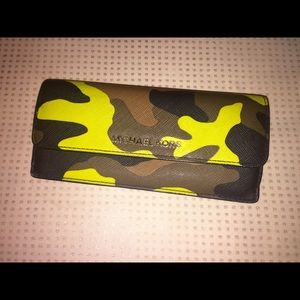 Michael Kors Camo-print saffiano leather wallet