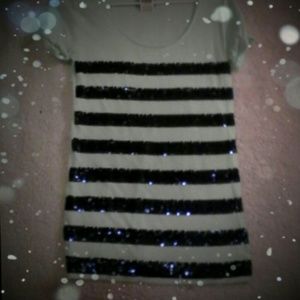 @jennayumyum...Vs..bling tee...nwot