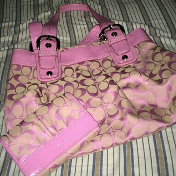 @damaldo07. ...coach set for my grl!!!-