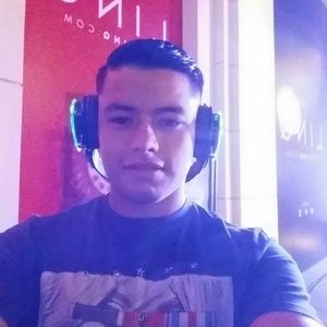 Meet your Posher, Carlos