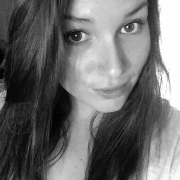 Meet your Posher, Pam - Picture 1 of 1