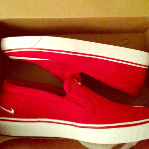 Nike Toki Slip On