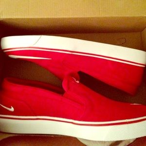 Nike Toki Slip On