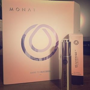 Monat Rejuvenique Oil ... AKA liquid gold!
