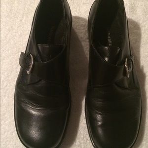 Ladies Naturalizer shoes