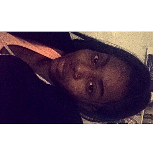 Meet your Posher, Larie