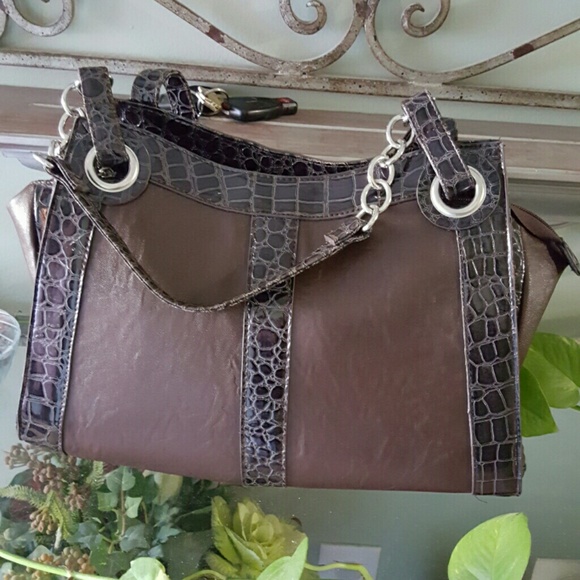 Very pretty dark brown purse