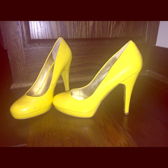 Nine West Patent Leather Yellow Platform Pumps