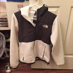 Excellent condition S women north face with hood