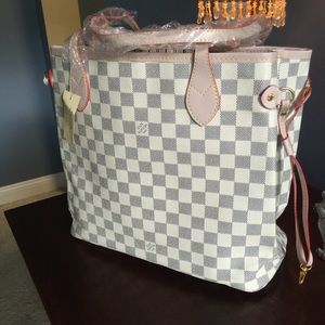 New! Handbag. Never been used.