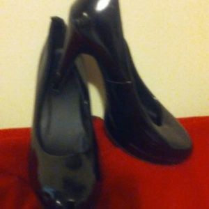 Dots brand black pumps