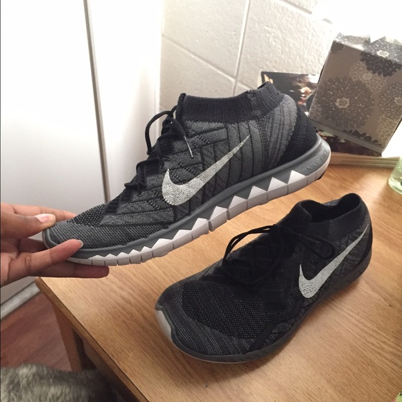 Sold ❤️❤️❤️Nike Flyknit Free run 3.0 - Picture 2 of 4