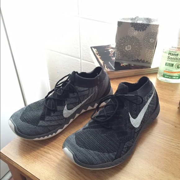 Sold ❤️❤️❤️Nike Flyknit Free run 3.0 - Picture 4 of 4