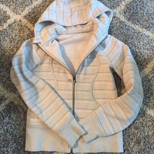 NEW PICS Too small for me; lulu lemon scuba hoodie