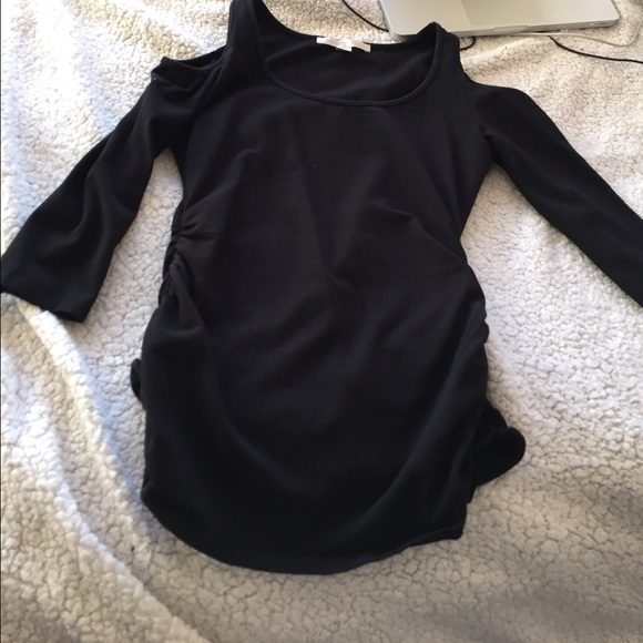 Black cut out shoulder 3/4 sleeved shirt