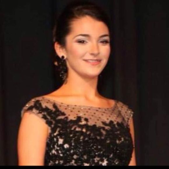 Meet your Posher, Leigh - Picture 1 of 1