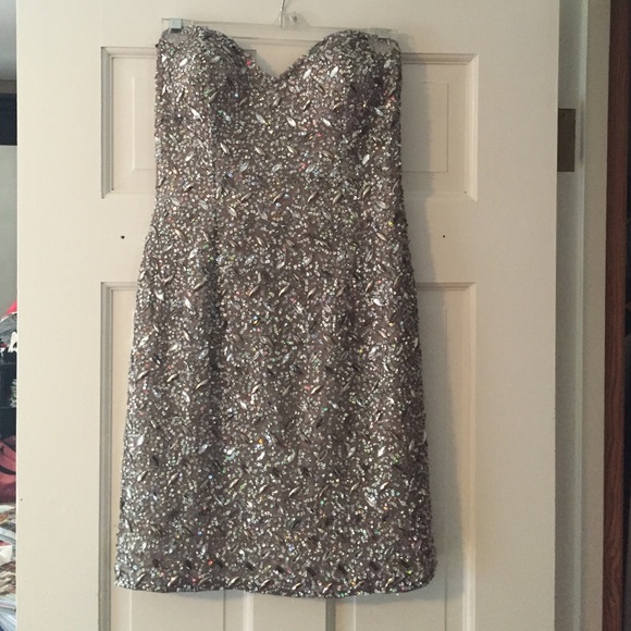 Scala Dresses & Skirts - Formal short strapless sweetheart Scala dress
