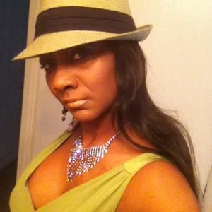 Meet your Posher, Ella