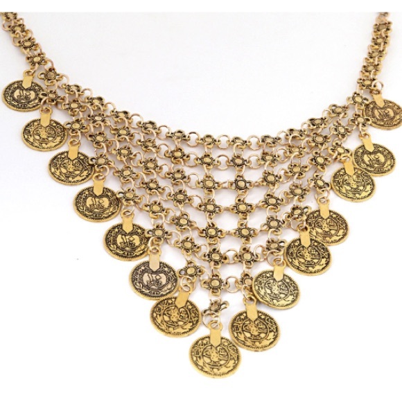 Jewelry - ✨ SALE ✨🆕 Antiqued Gold Boho Chic Necklace ✨