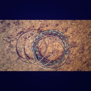 {NEVER WORN} Roxy Bangle Set