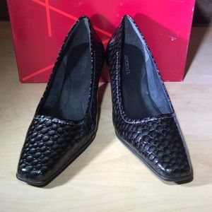 Aerosoles Grey Croco Pumps