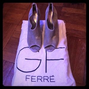 GF Ferré peep toe shoes