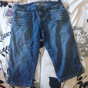 American eagle jeans- knee length