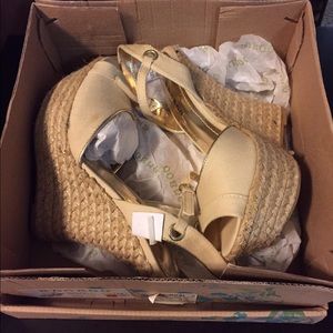 Brand new Bamboo tan wedge