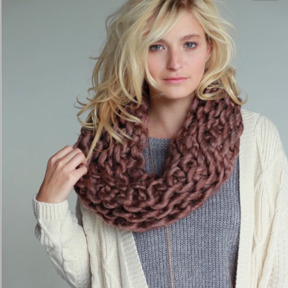 SOLD Chunky Braided Infinity Scarf - Picture 4 of 4