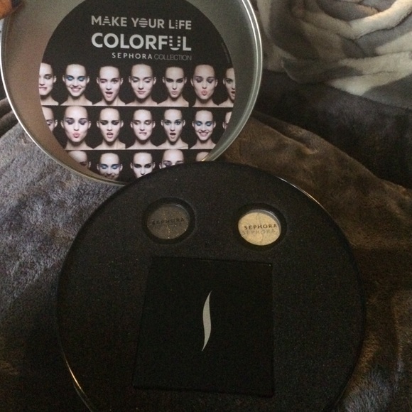 Sephora tin with palette and 2 eyeshadows