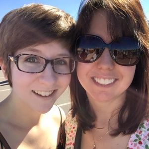 Meet your Posher, Laurie