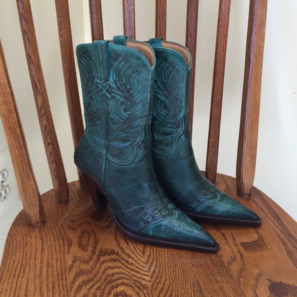 lucchese turquoise boots