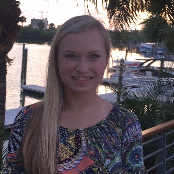 Meet your Posher, Erika - Picture 1 of 1