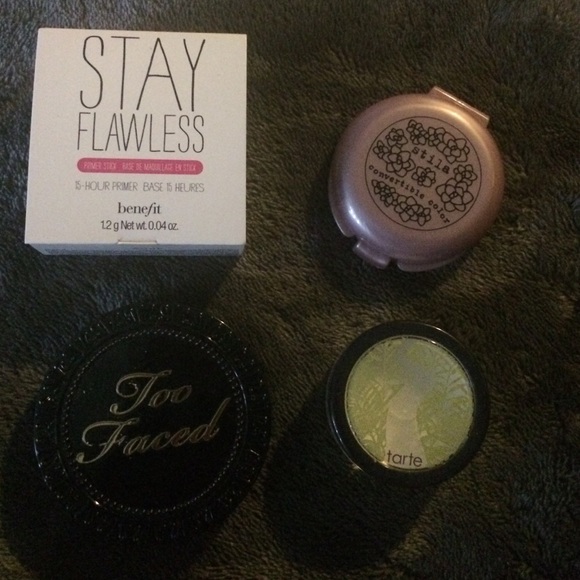 4 minis to complete your look!