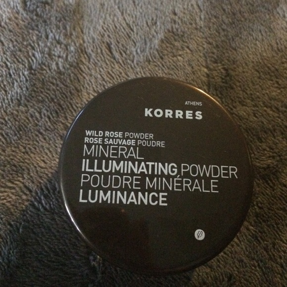 Korres mineral illuminating powder