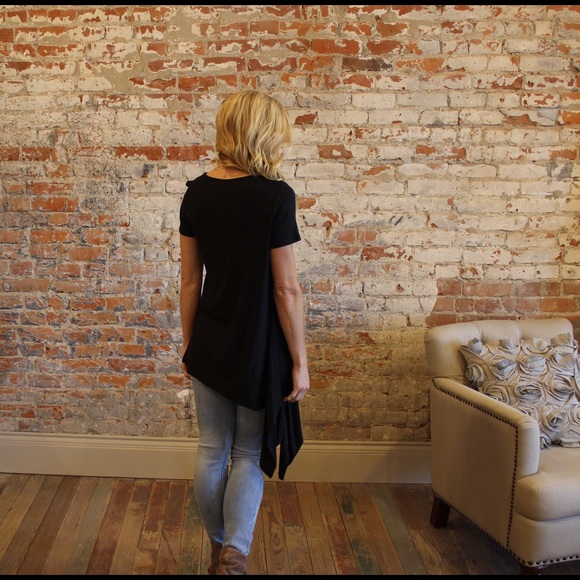 Black asymmetrical tunic - Picture 3 of 3