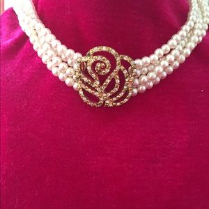 Necklace choker pearls!!!