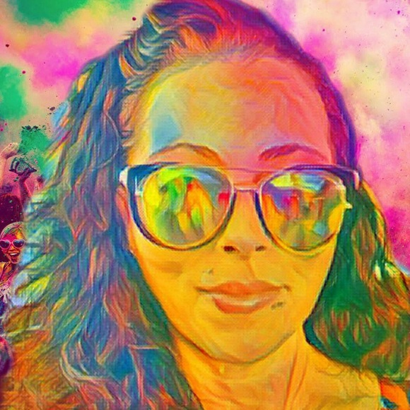 Meet your Posher, Jessi - Picture 2 of 3