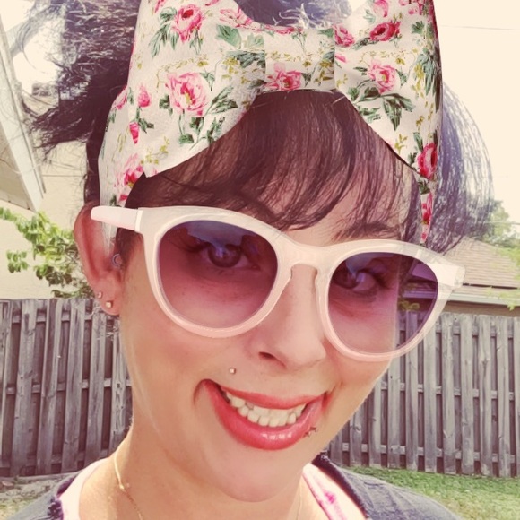 Meet your Posher, Jessi - Picture 3 of 3