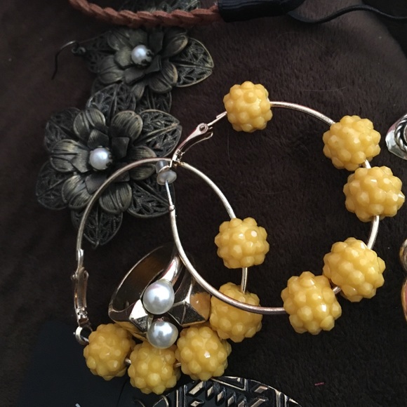 Jewelry bundle (Worth $55) - Picture 3 of 4