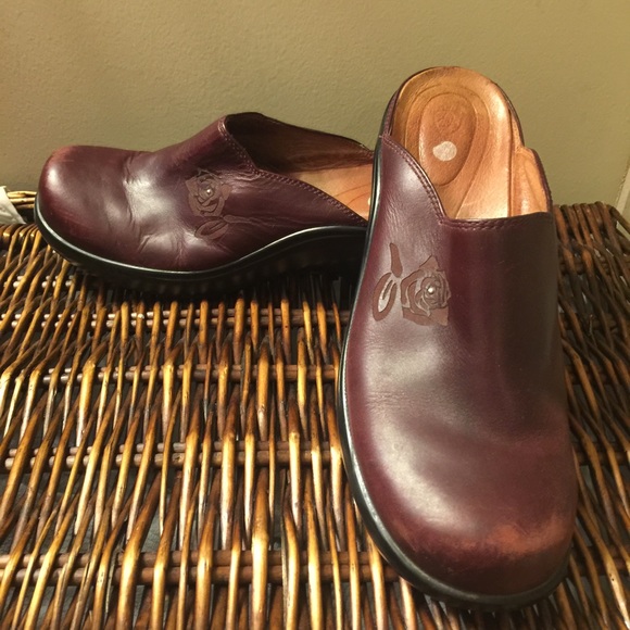 Maroon Ariat Clogs