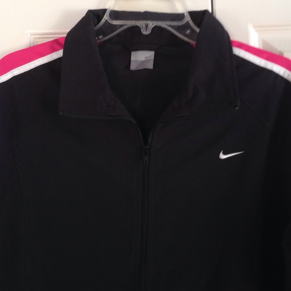 Nike jacket. - Picture 2 of 4