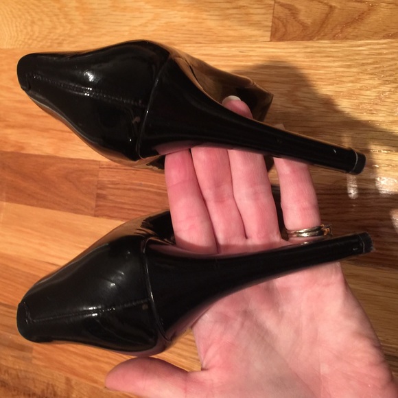 Black Heels - Picture 2 of 4