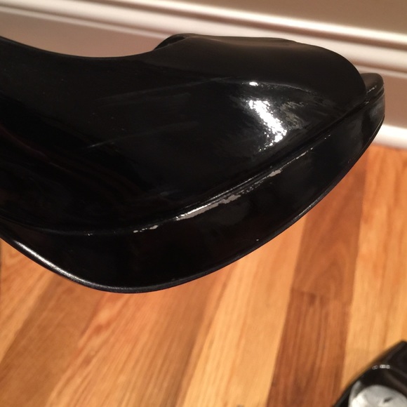 Black Heels - Picture 3 of 4